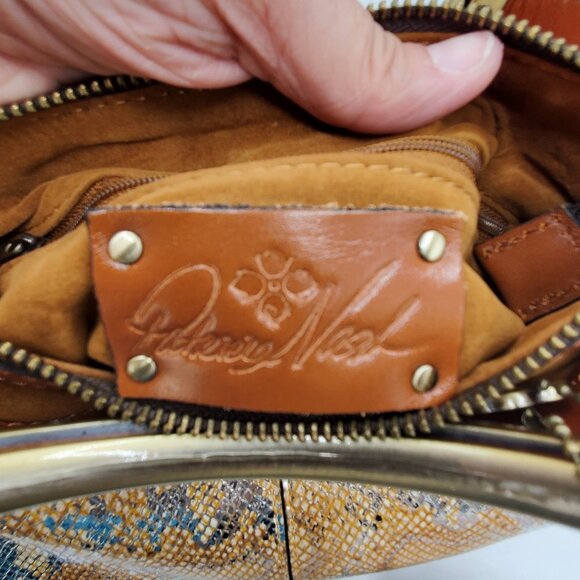 Women's Aria Shopper Metallic Spring Python - Picture 11 of 15